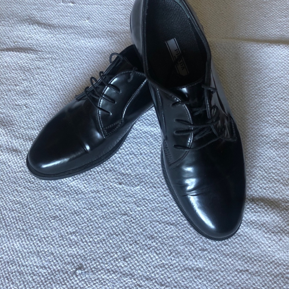 Prada Black Leather Women's Oxfords - Picture 6 of 10